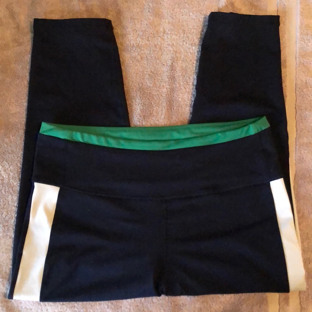 Old Navy Active contrast capris